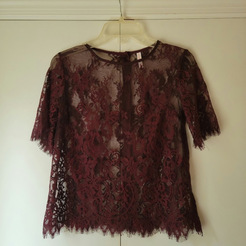 Short-sleeved Burgundy/Bordeaux Lace Blouse
